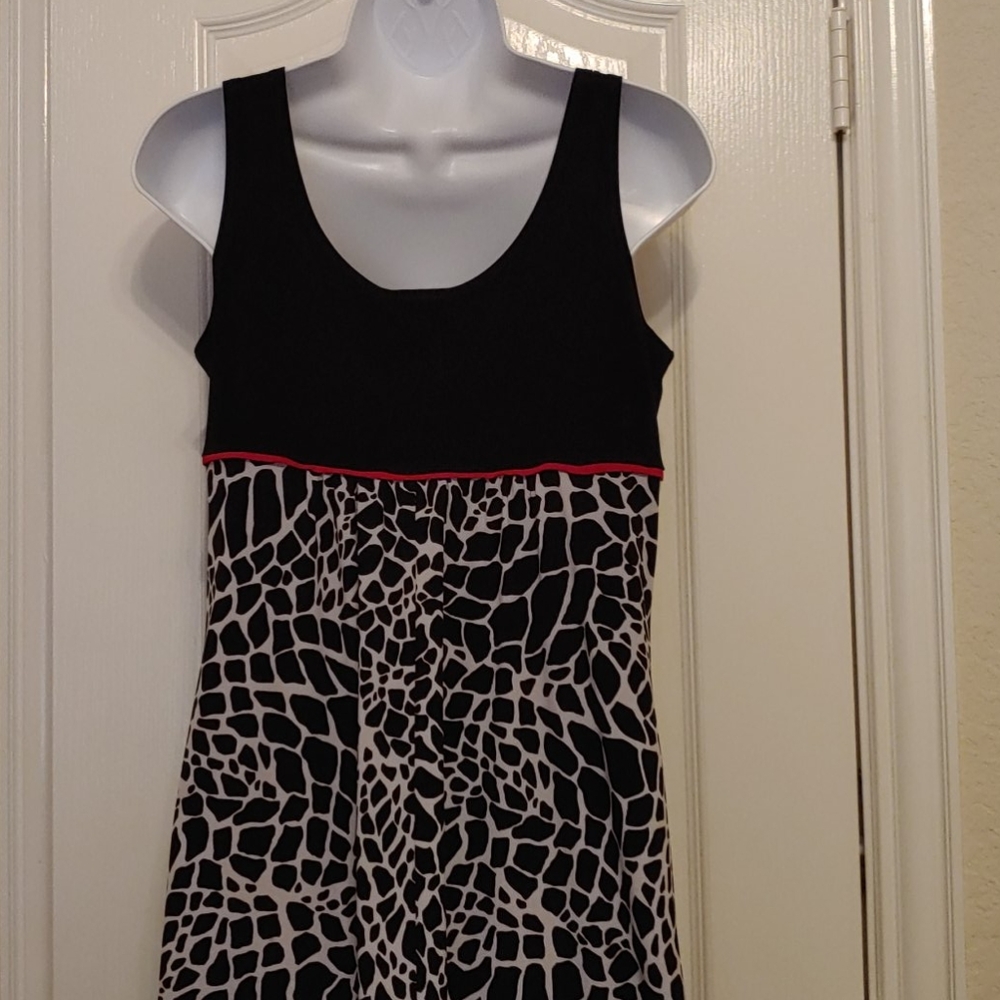 Dress - Picture 2 of 3